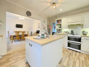 Lower Park Road- click for photo gallery